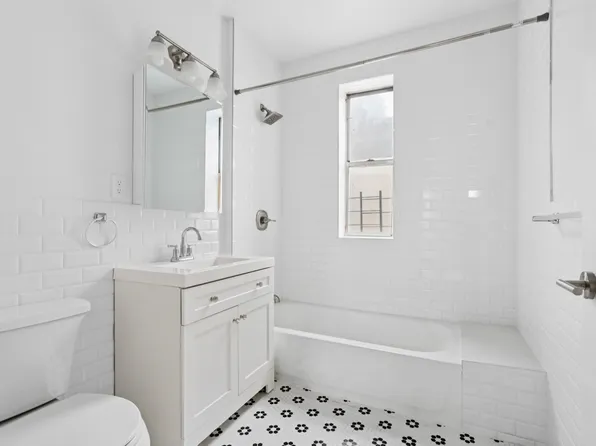 811 Walton Avenue image 6 of 10