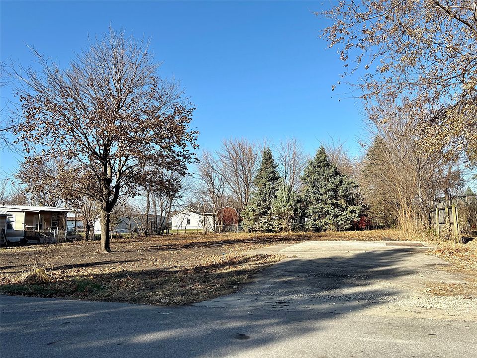 2nd image of 303 Story St