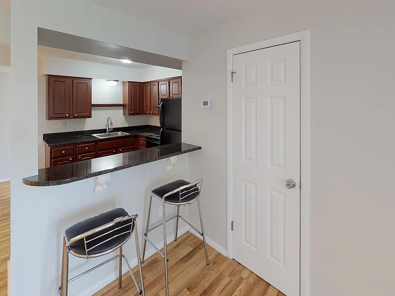 1125 N Sherman Dr — Photo 3