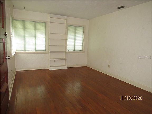 2nd image of 10309 Newport Cir