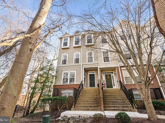 4th image of 11620 Cavalier Landing Ct APT 1401B