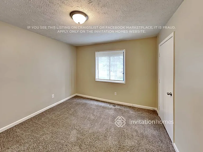 4026 Leicester Dr NE — Photo 14