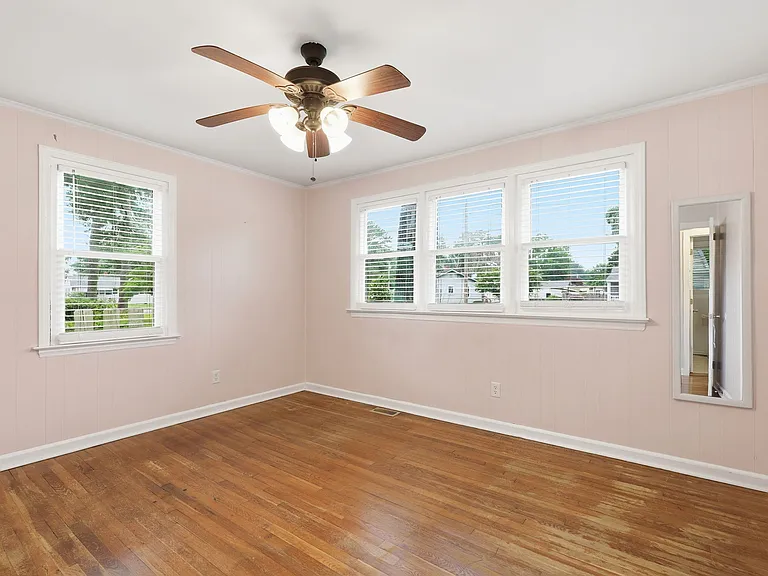 1407 Midgett Dr — Photo 12