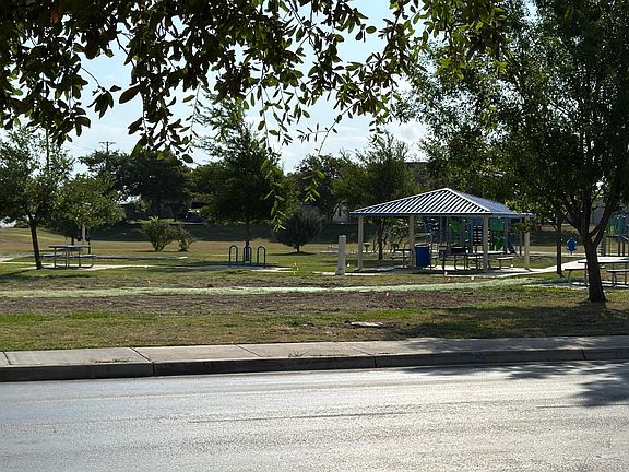 5th image of 2302 Kuykendall Dr