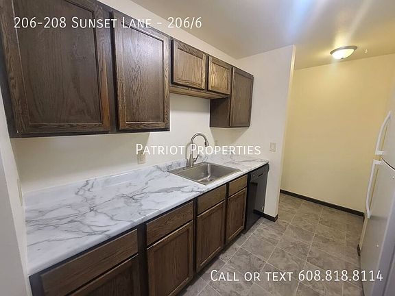 2nd image of 206-208 Sunset Ln #206/6