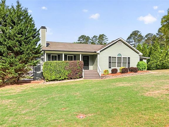 5th image of 77 Alexander Ln
