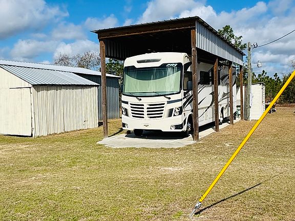 4th image of 747 Ralph Perry Cir