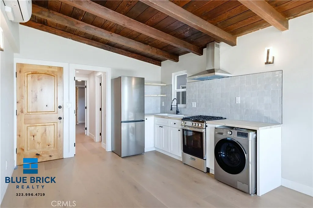 5339 E Ocean Blvd — Photo 2