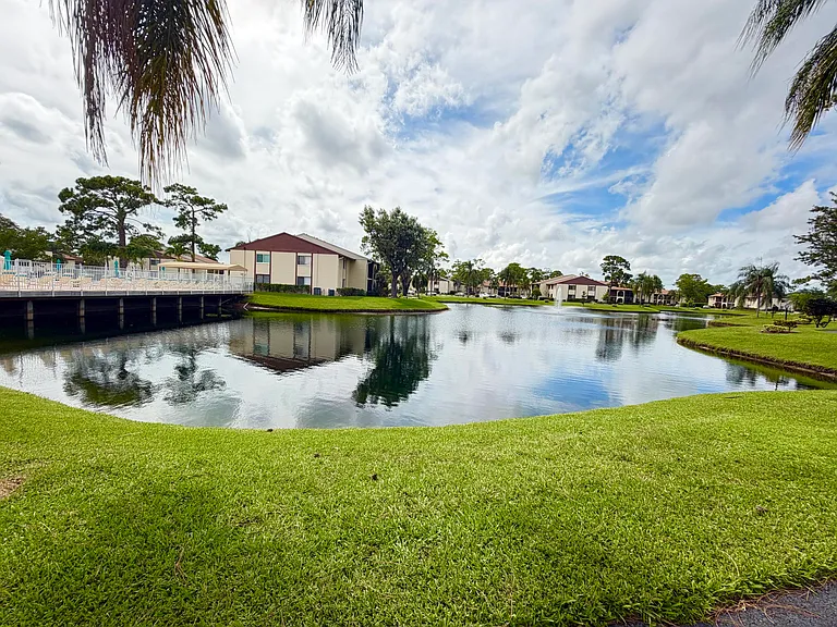 301 Knotty Pine Cir #B-2 — Photo 41