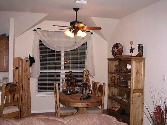4th image of 109 Tomahawk Dr