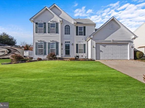 13 Equestrian Dr, Burlington, NJ 08016