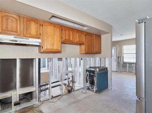 saint-petersburg-florida-81389989 picture