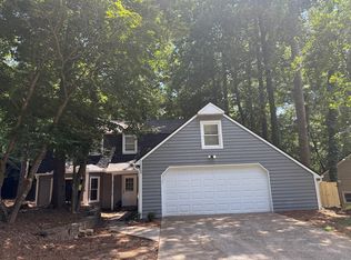 2945 Cedar Knoll Dr, Roswell, GA 30076