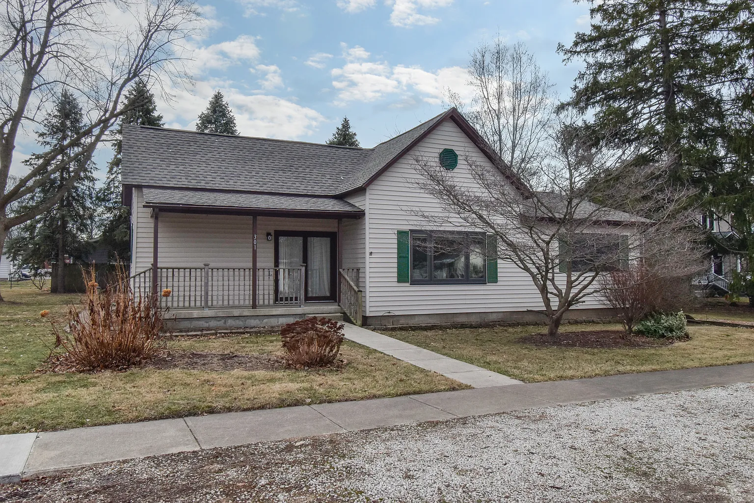 301 E Douglas St photo 1