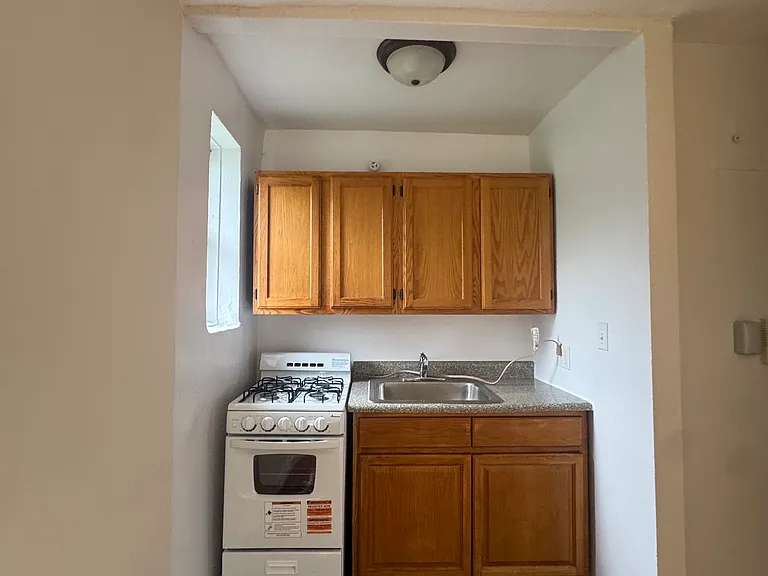 141-13 85th Rd #2G — Photo 2