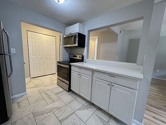 3rd image of 315 Buchanan St NE APT 9