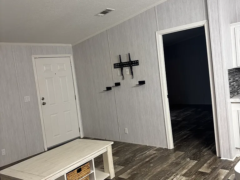 1023 Everglade Dr — Photo 3