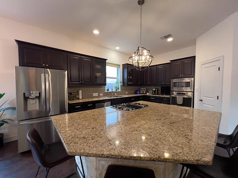 300 Grafton Ln — Photo 16
