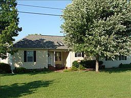 2nd image of 1318 Nottaway Ct