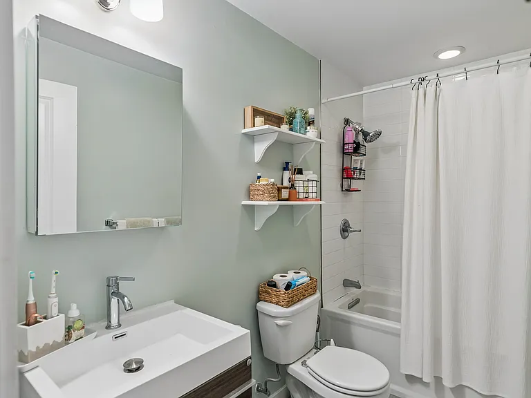 1124 N 3rd St #2 — Photo 11