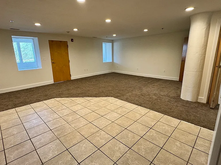 12 Crane St #11 — Photo 4