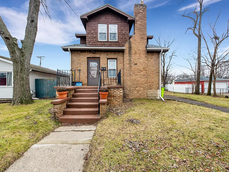 39 E Brockton Ave #2