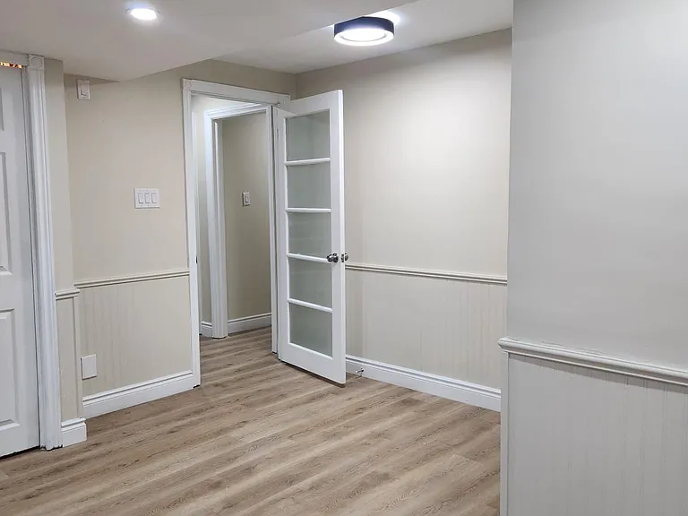 464 Thorndale Dr #BASEMENT — Photo 22