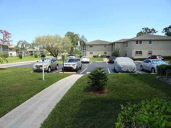 2nd image of 13 Lake Vista Trl APT 207
