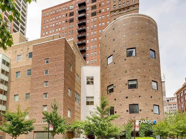 40 E 9th St APT 905