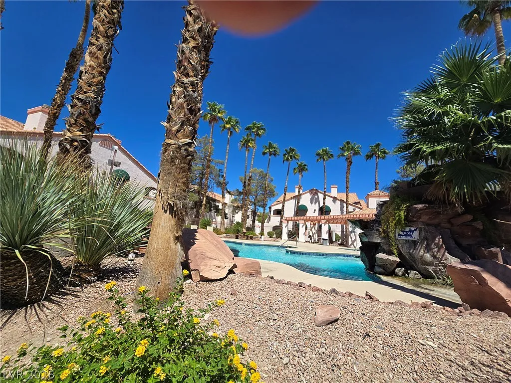 2 bed, 2.0 bath, 1023 sqft, $1,450 — Photo 3
