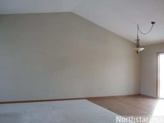 3rd image of 1185 Vista Dr