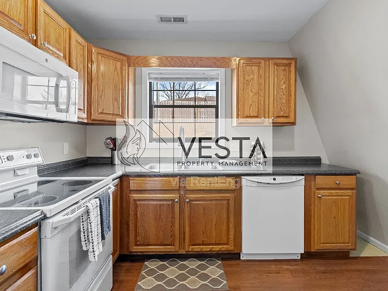 588 Ray Hill Rd #D — Photo 8
