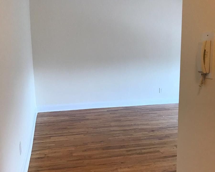 1st image of 14225 Pershing Cres