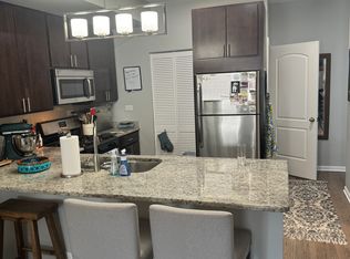 3214 N Racine Ave APT 2R, Chicago, IL 60657