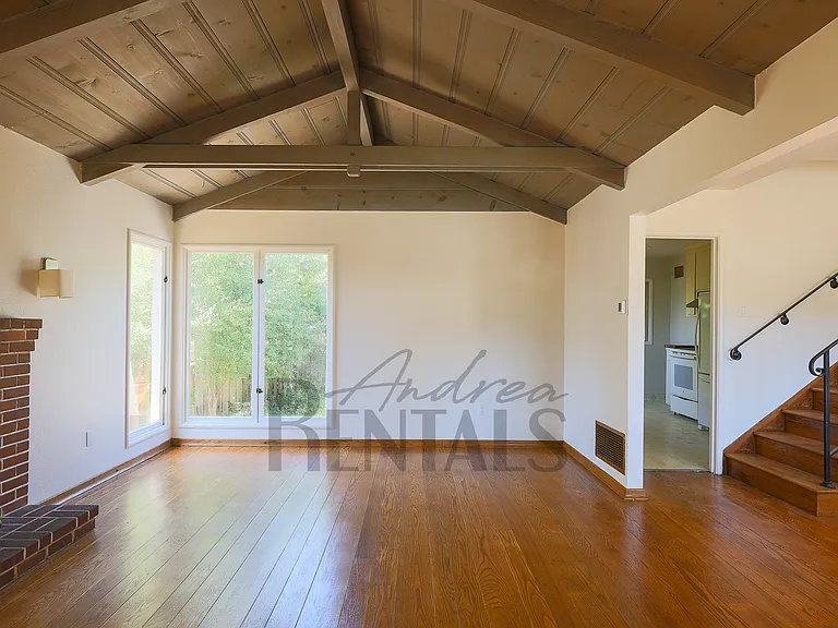 7 Ramona Ave — Photo 3