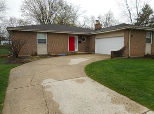 2011 Brentwood Ln E, Wheaton, IL