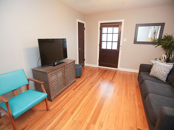 3rd image of 2600 Colin Ave