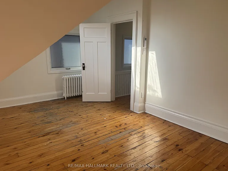 553 Broadview Ave #UPPER — Photo 29