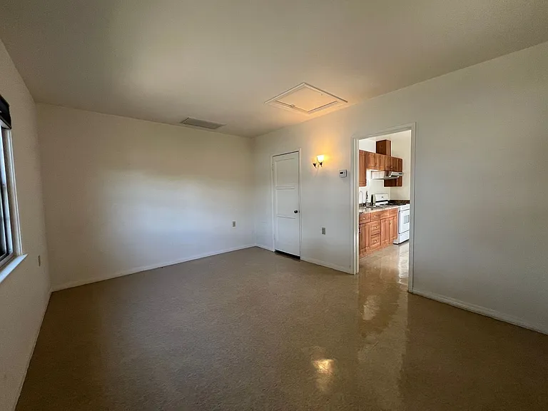 8206 N Wheatland Ave — Photo 6