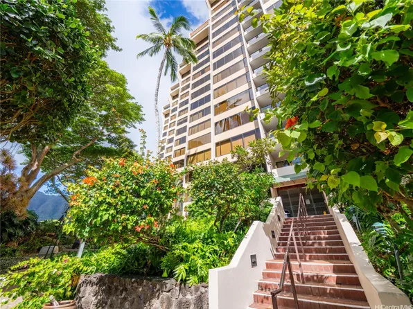 555 Hahaione St APT 5C, Honolulu, HI 96825