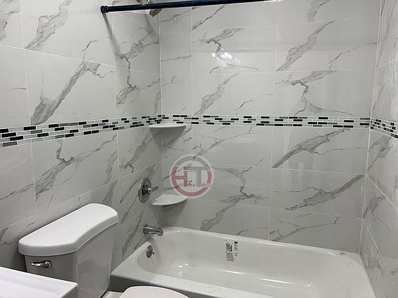 5th image of 2735 Lawton Ave Floor 2