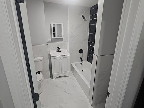 5th image of 10 Schuyler Ave #3F