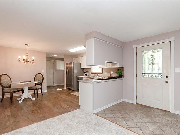4th image of 3602 River Park Dr
