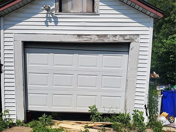 3rd image of 1337 Danner Ave