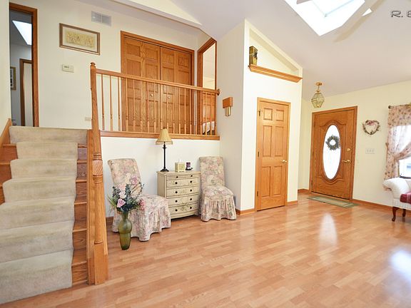 Main Level to Upper Level