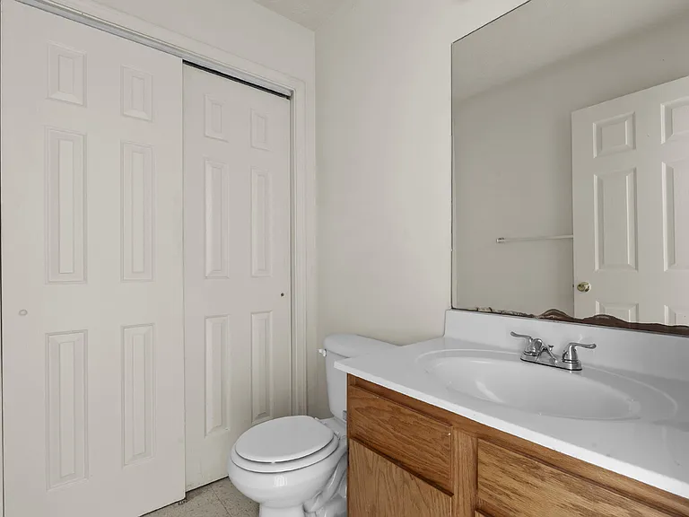 10439 Hillpark Dr — Photo 14