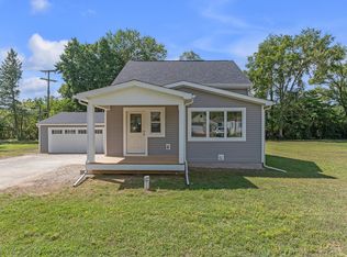 9045 Hillcrest Dr, Whitmore Lake, MI 48189