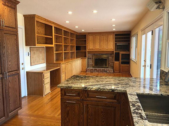 5th image of 893 Appaloosa Dr