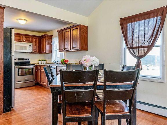4th image of 6 Pommer Ave