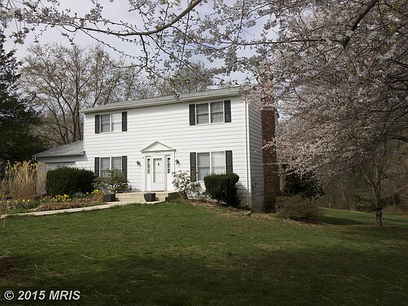 3rd image of 3704 Blueberry Dr